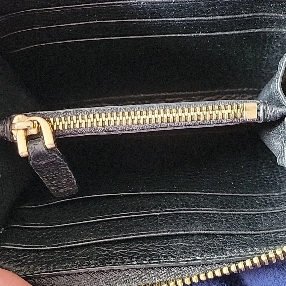 Coccinelle Black Leather Zipper Wallet w Dotted Lined Design - Picture 5 of 8